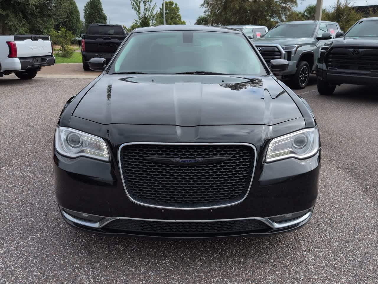 Used 2019 Chrysler 300 Touring L w/ Quick Order Package 22F RWD image 9