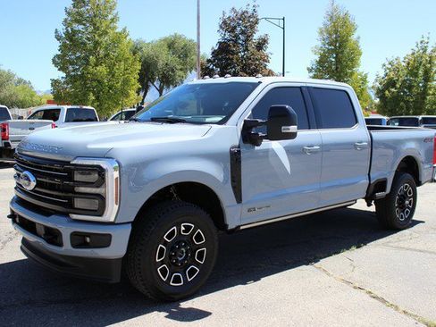 Used 2025 Ford F350 Platinum AWD/4WD image 1