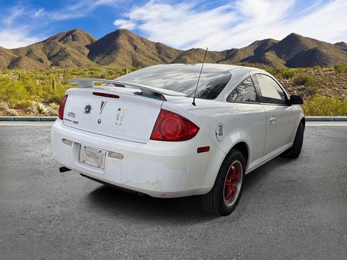 Used 2009 Pontiac G5 FWD image 2