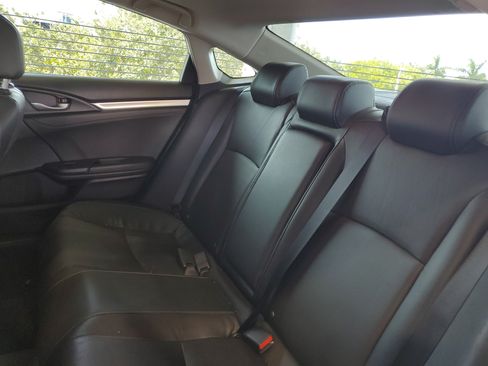 Used 2016 Honda Civic Touring image 7