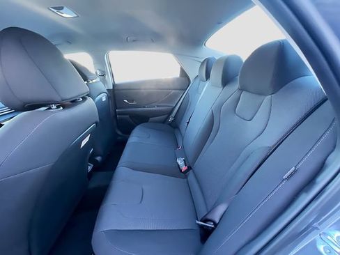 New 2026 Hyundai Elantra SE FWD image 22
