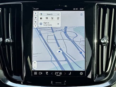 Used 2025 Volvo V60 B5 Cross Country Plus image 13