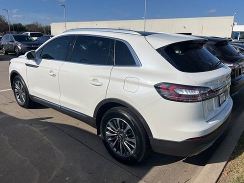 Used 2022 Lincoln Nautilus Reserve image 2