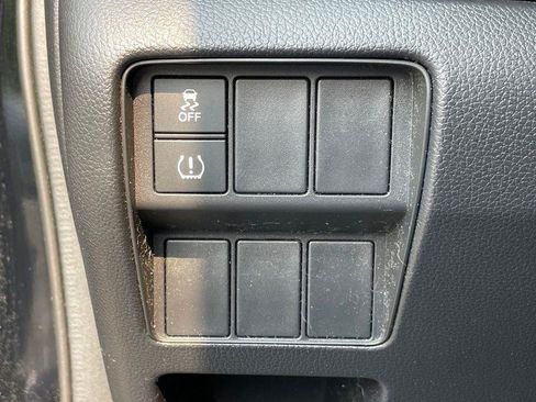 Used 2018 Honda CR-V LX image 14
