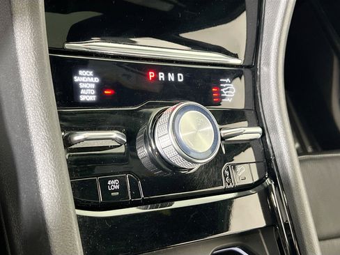 Used 2022 Jeep Grand Cherokee Overland AWD/4WD image 17
