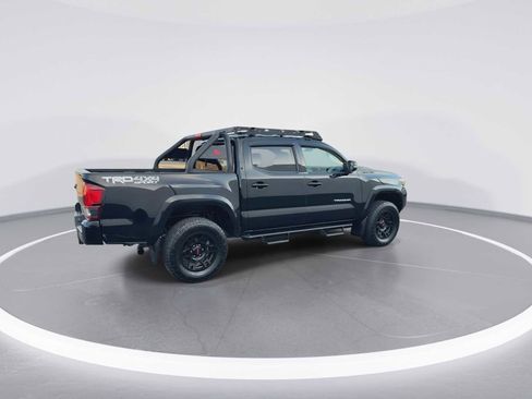 Certified 2018 Toyota Tacoma TRD Sport image 8