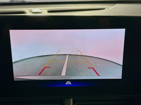 Used 2025 Chevrolet Trax LT w/ LT Convenience Package image 21