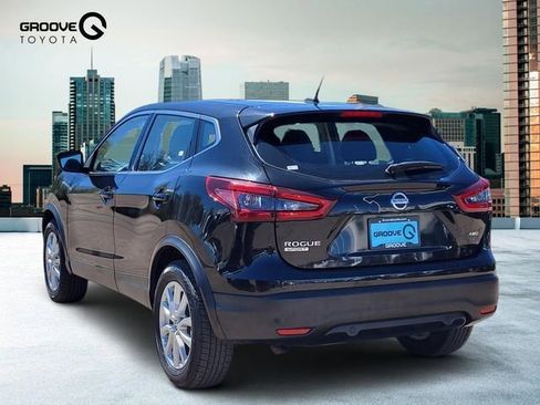 Used 2021 Nissan Rogue Sport S image 3