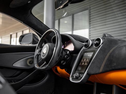 Used 2016 McLaren 570S Coupe RWD image 46