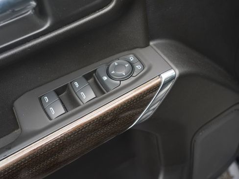 Used 2021 Chevrolet Silverado 1500 LT Trail Boss w/ LPO, Dark Essentials Package AWD/4WD image 17