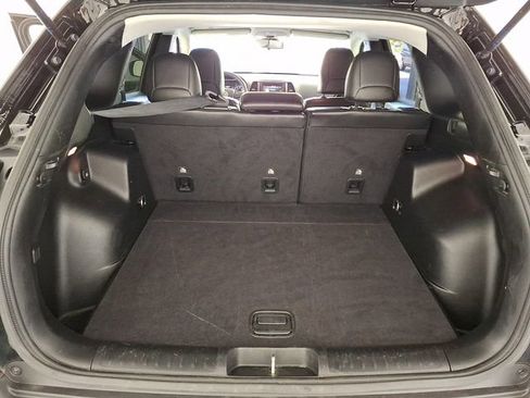 Used 2020 Jeep Cherokee Latitude Plus FWD image 34