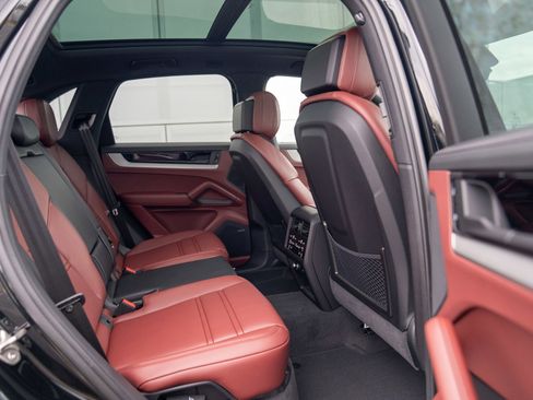 New 2026 Porsche Cayenne S AWD/4WD image 24