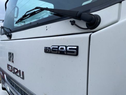 Used 2019 Isuzu NPR image 3