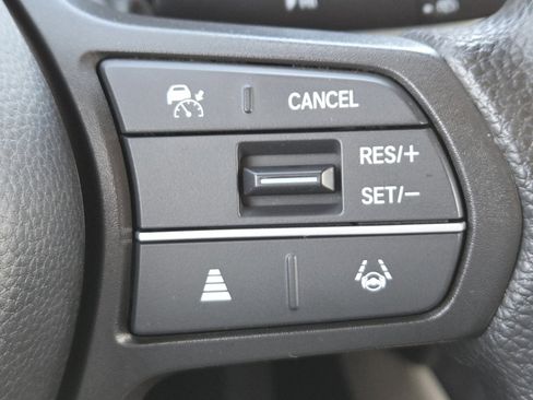 Used 2024 Honda HR-V LX image 5