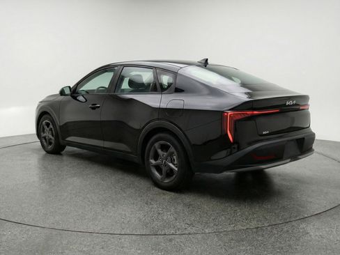 Used 2025 Kia K4 LXS image 6