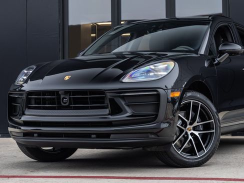 New 2026 Porsche Macan image 7
