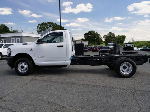 Used 2022 RAM 3500 Tradesman RWD image 8
