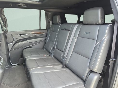 Used 2023 Cadillac Escalade ESV Premium Luxury w/ Performance Package AWD/4WD image 22
