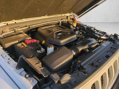 Used 2023 Jeep Wrangler Sahara image 23