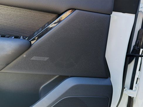 Used 2025 Land Rover Range Rover Velar Dynamic SE image 23