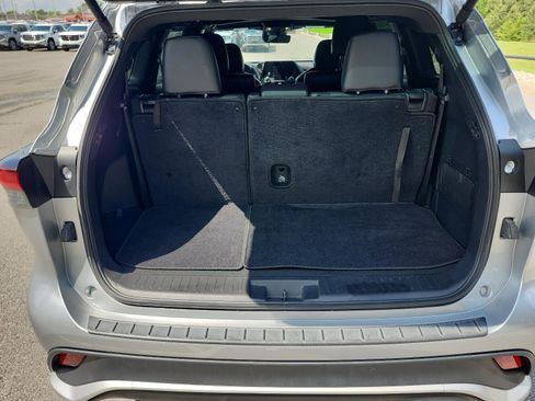 Used 2024 Toyota Highlander XSE image 10