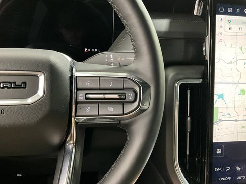Used 2025 GMC Yukon XL Denali AWD/4WD image 19