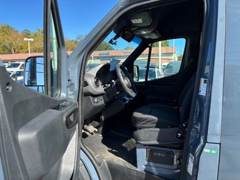 Used 2019 Mercedes-Benz Sprinter 170 image 14