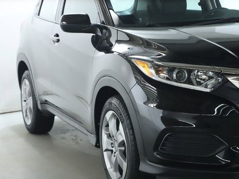 Used 2019 Honda HR-V LX image 8