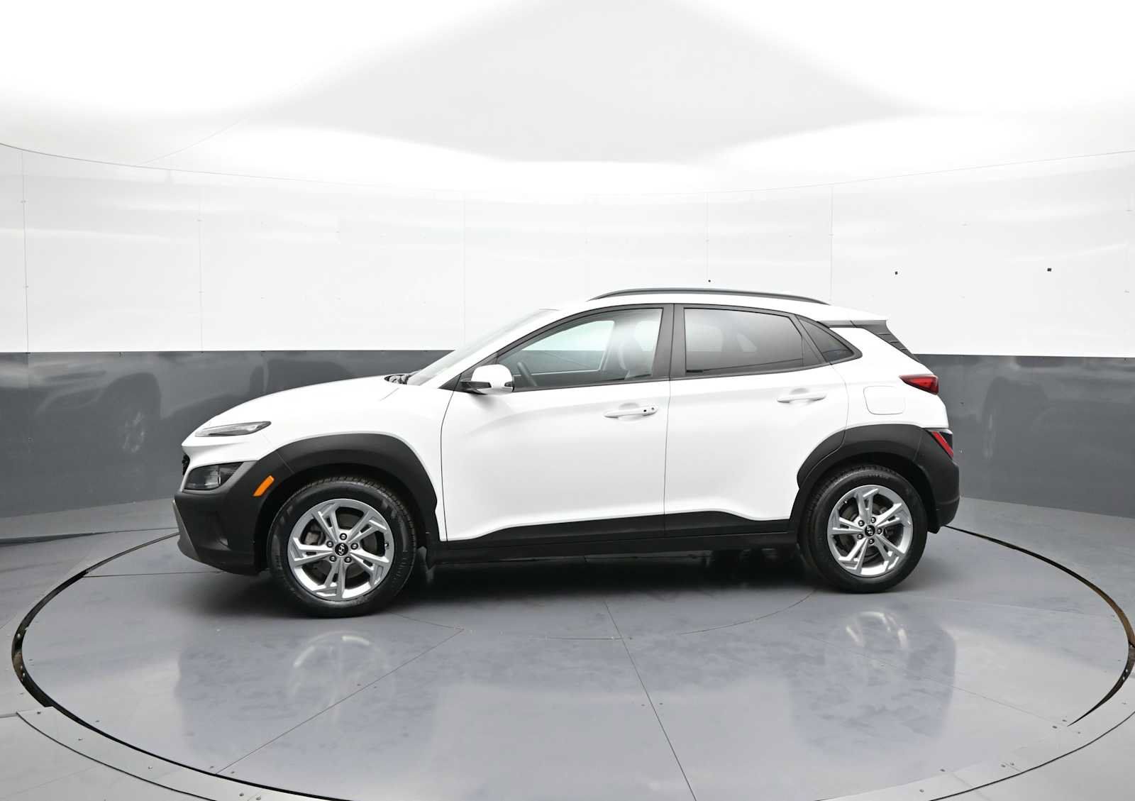 Certified 2023 Hyundai Kona SEL AWD/4WD image 9