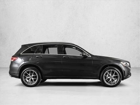 Certified 2022 Mercedes-Benz GLC 300 4MATIC image 4