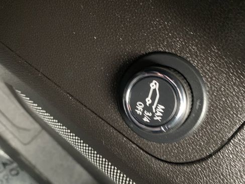 Used 2023 GMC Acadia SLE w/ Driver Convenience Package image 47