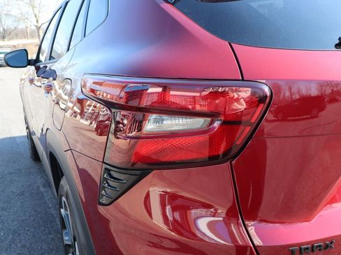 Used 2024 Chevrolet Trax RS w/ Driver Confidence Package image 28