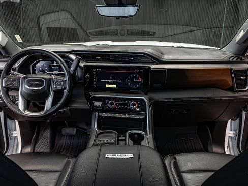 Used 2025 GMC Sierra 3500 Denali w/ Denali Reserve Package image 18