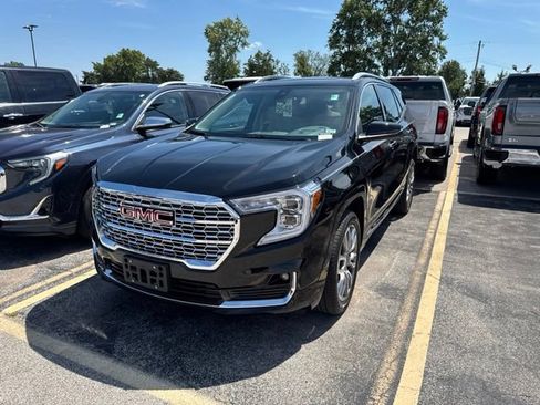 Used 2024 GMC Terrain Denali AWD/4WD image 2