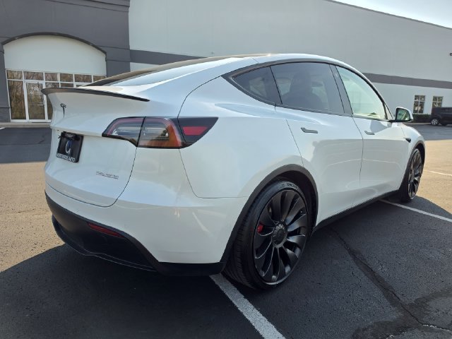 Used 2022 Tesla Model Y Performance AWD/4WD image 8