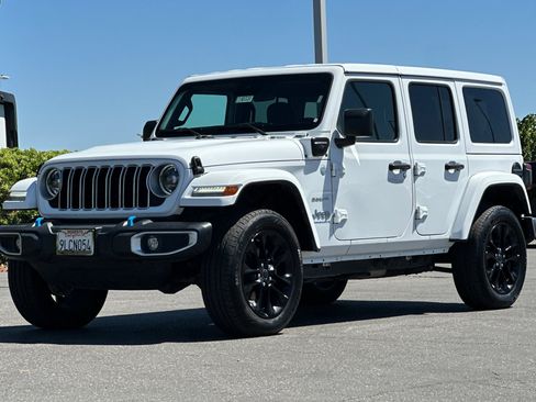Certified 2024 Jeep Wrangler Unlimited Sahara AWD/4WD image 8