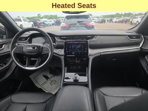Used 2024 Jeep Grand Cherokee Limited AWD/4WD image 11