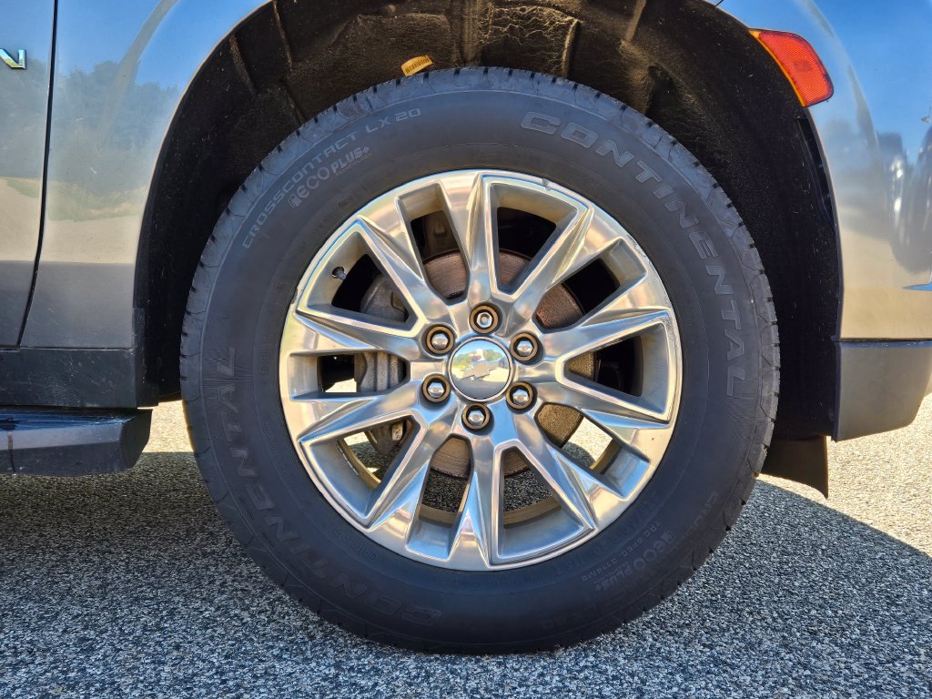 Used 2022 Chevrolet Suburban Premier AWD/4WD image 9