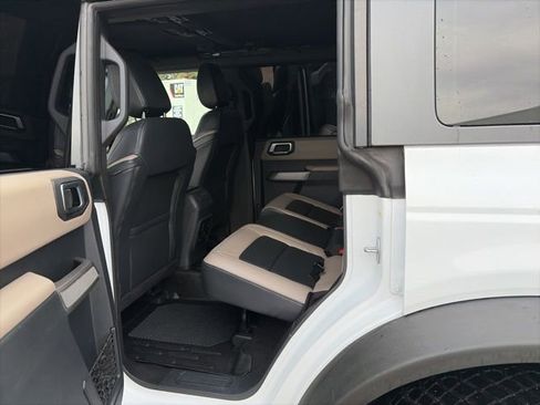 Used 2023 Ford Bronco Wildtrak AWD/4WD image 16