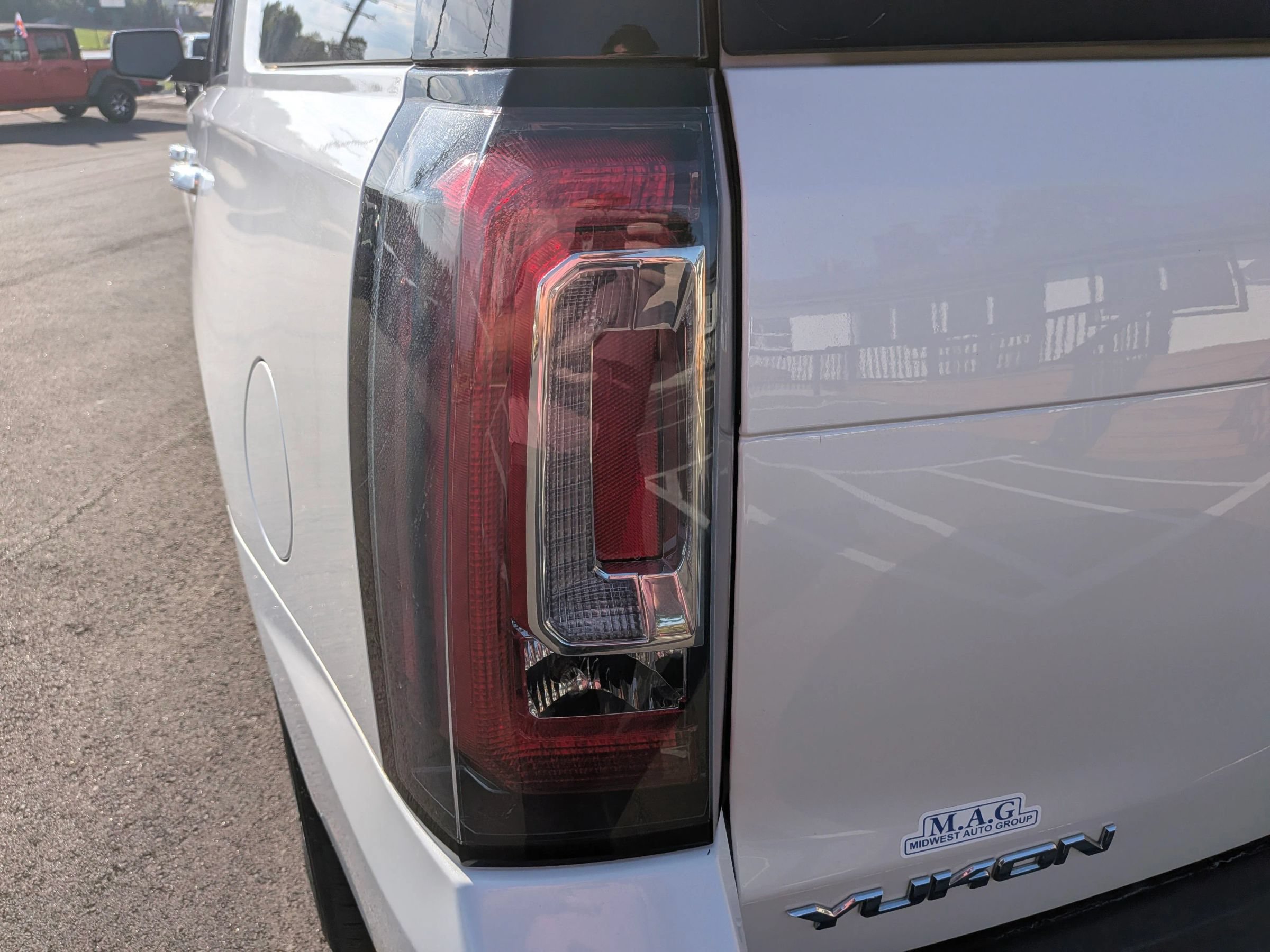 Used 2016 GMC Yukon Denali w/ Open Road Package AWD/4WD image 15