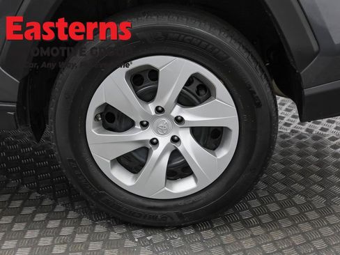 Used 2022 Toyota RAV4 LE image 33