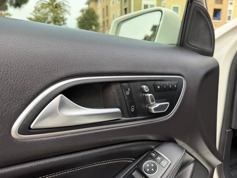 Used 2018 Mercedes-Benz GLA 250 4MATIC image 38