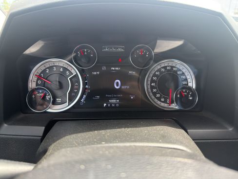 Used 2016 RAM 1500 Laramie w/ Convenience Group AWD/4WD image 10