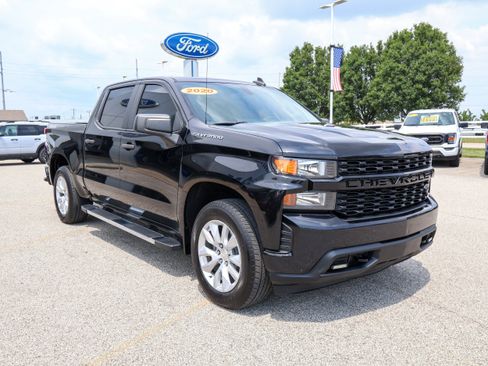 Used 2020 Chevrolet Silverado 1500 Custom w/ Custom Value Package AWD/4WD image 7