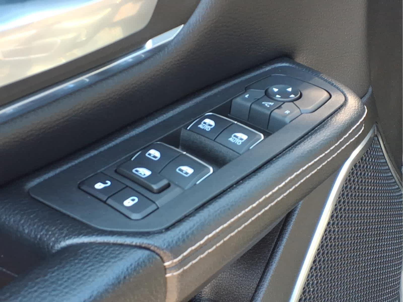 Used 2025 RAM 1500 Laramie AWD/4WD image 19