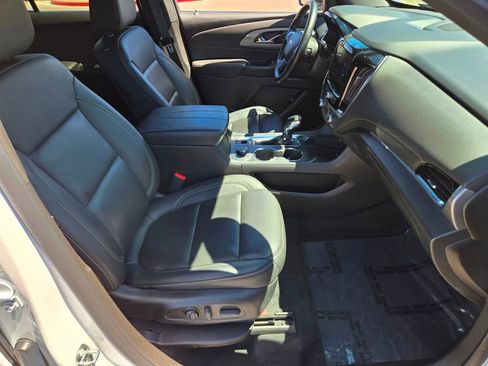 Used 2023 Chevrolet Traverse LT w/ LPO, Cargo Package FWD image 14