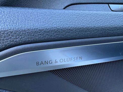 Used 2021 Audi e-tron Premium Plus w/ Premium Plus Package image 42