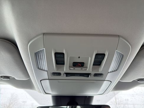 Used 2024 Toyota Highlander XLE image 23