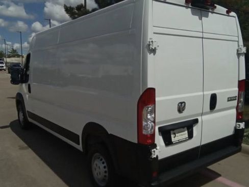 Used 2024 RAM ProMaster 2500 w/ Convenience Group FWD image 12