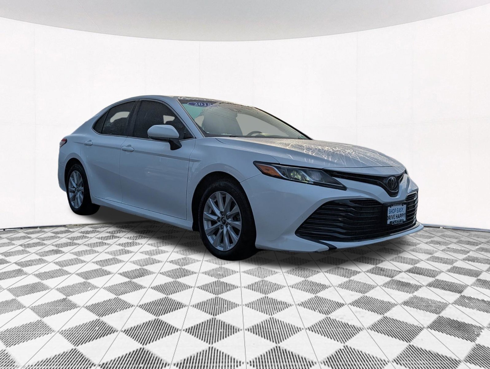 Used 2018 Toyota Camry LE FWD image 14